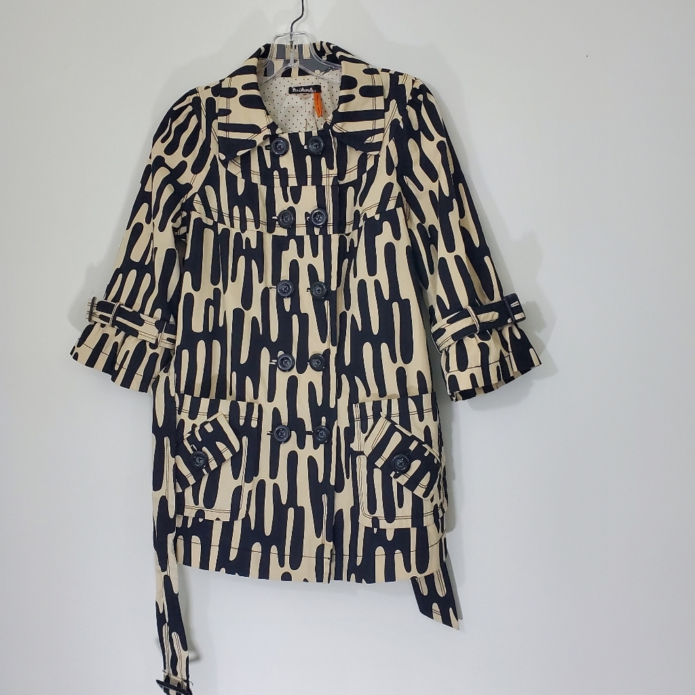 Taikonku Jacket, Size 8, Cream and Black, buttons, Pockets, Fancy Sleeves